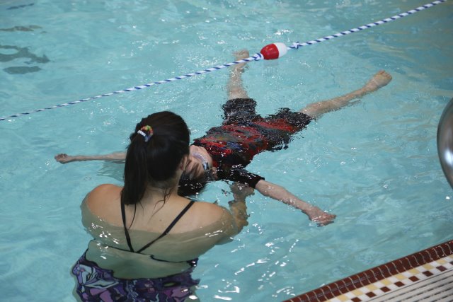 Vlad swimming lesson 6/14
(Click on the picture for the full-size version)