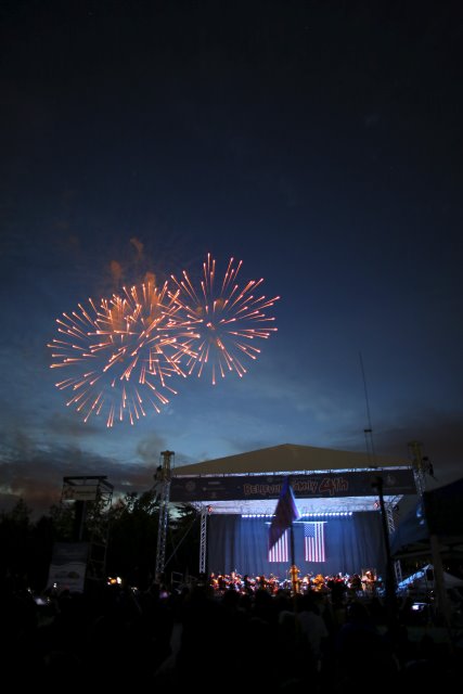 Alin Constantin's Photography - 4th of July Fireworks in Bellevue
(Click on the picture for the full-size version)