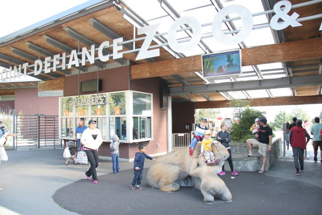 Point Defiance Zoo, Tacoma, 9/21
(Click on the picture for the full-size version)