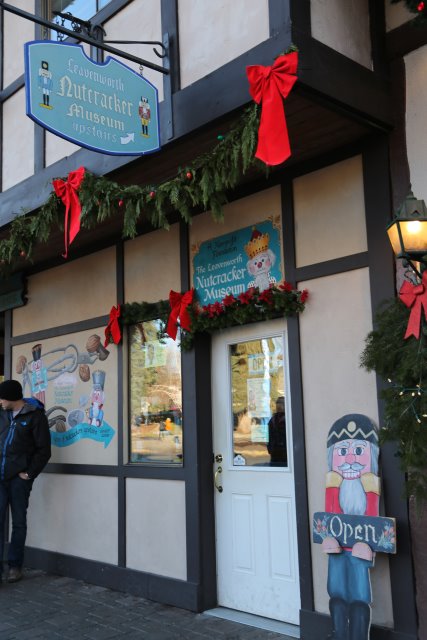 Christmas at Leavenworth, 2014
(Click on the picture for the full-size version)