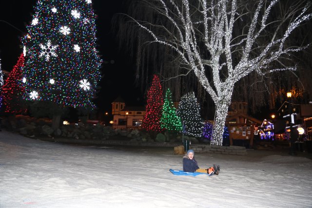 Christmas at Leavenworth, 2014
(Click on the picture for the full-size version)