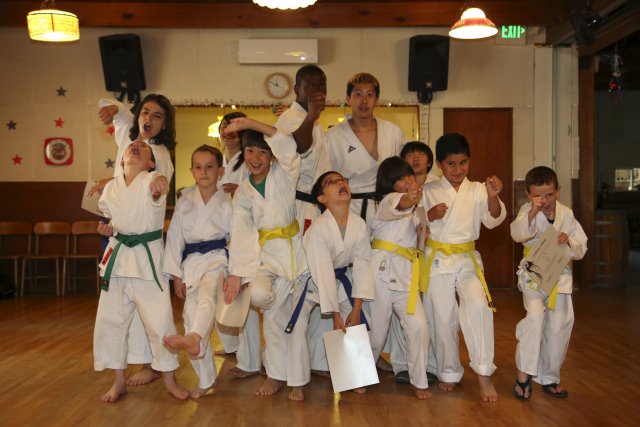 7th Kyu karate promotion
(Click on the picture for the full-size version)