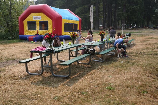 WFHS Picnic
(Click on the picture for the full-size version)