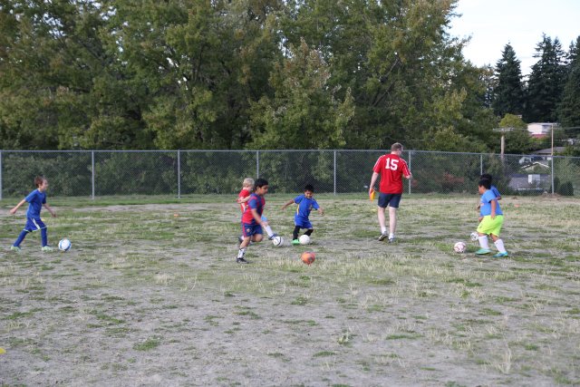 Soccer training,  09-16
(Click on the picture for the full-size version)