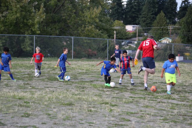 Soccer training,  09-16
(Click on the picture for the full-size version)