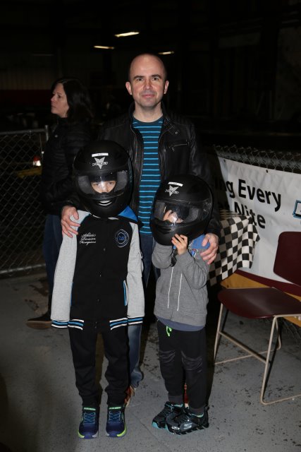 Robert's birthday 03/26
(Click on the picture for the full-size version)