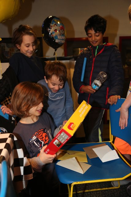 Robert's birthday 03/26
(Click on the picture for the full-size version)