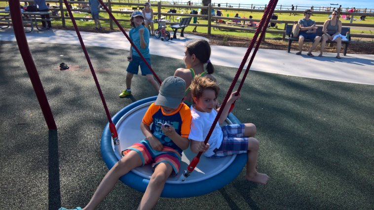 Memorial Day @ Beach
(Click on the picture for the full-size version)