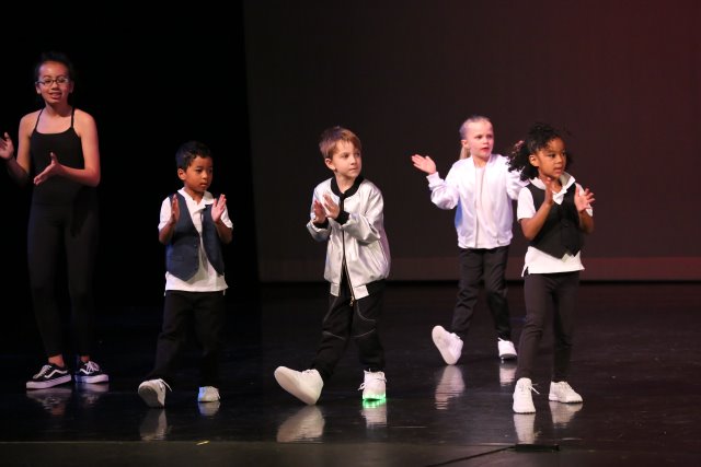 IDC Recital, Radu's HipHop, 6/9
(Click on the picture for the full-size version)