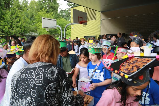 Vlad graduation, 6/19
(Click on the picture for the full-size version)